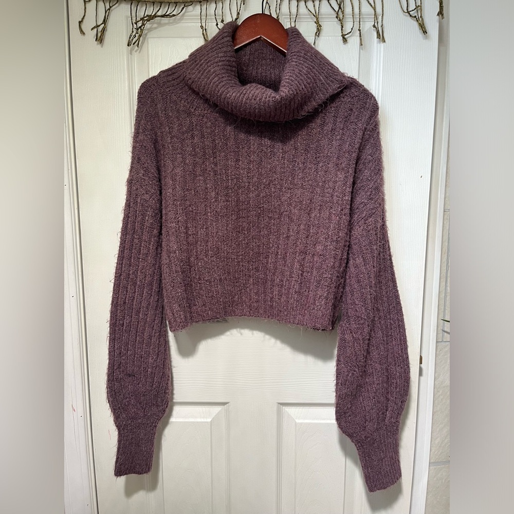 Ardene Cowl Neck Cropped Knit Sweater M
